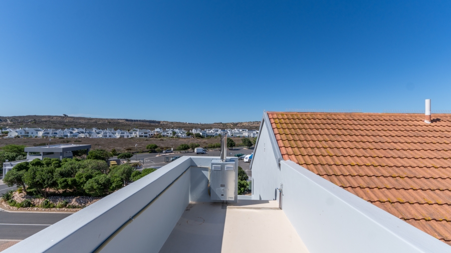 5 Bedroom Property for Sale in Calypso Beach Western Cape